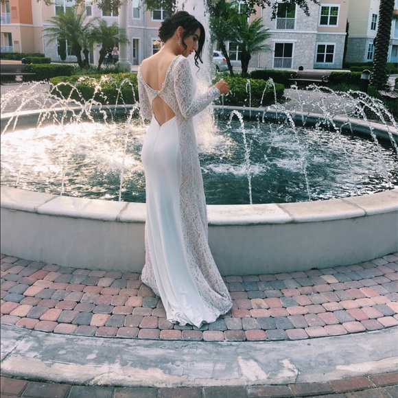 Prom dress - Picture 1 of 3